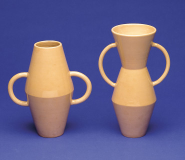 ARPINO: H. 33 / Ø 15 cm (sinistra)CIVITAVECCHIA: H. 33 cm / Ø 15 cmTerracotta